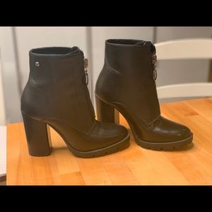 Simply Vera Wang Boots